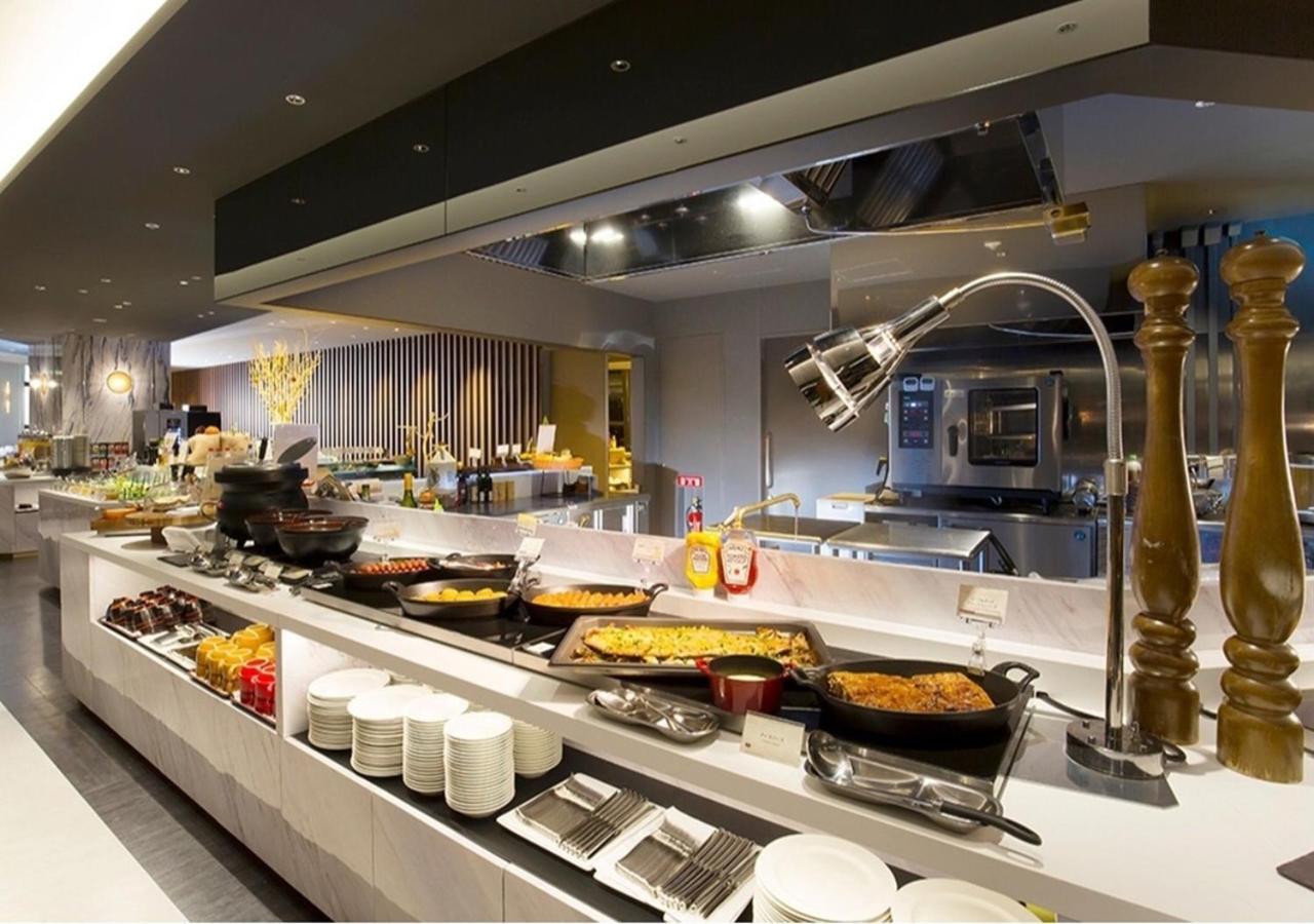 Hotel Emisia Sapporo Exterior photo A buffet at a hotel