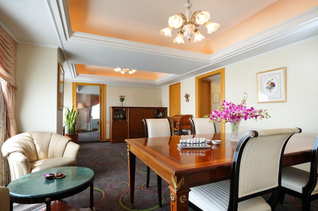 Hotel Emisia Sapporo Exterior photo A suite at the hotel